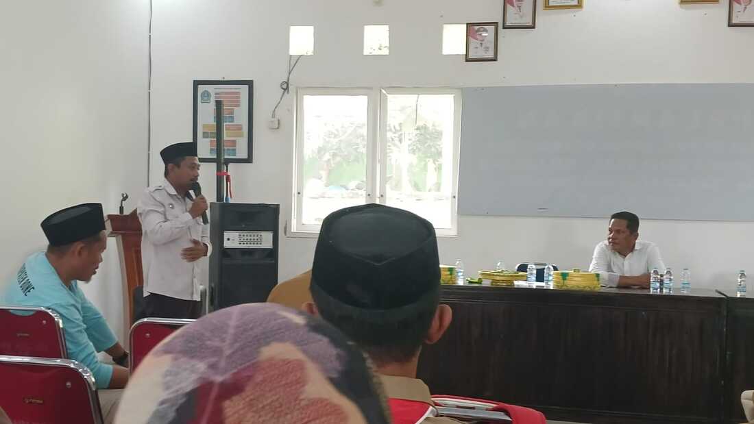 Kepala KUA Dua Boccoe turut dalam persiapan 17 agustus ke-80 kecamatan dua boccoe