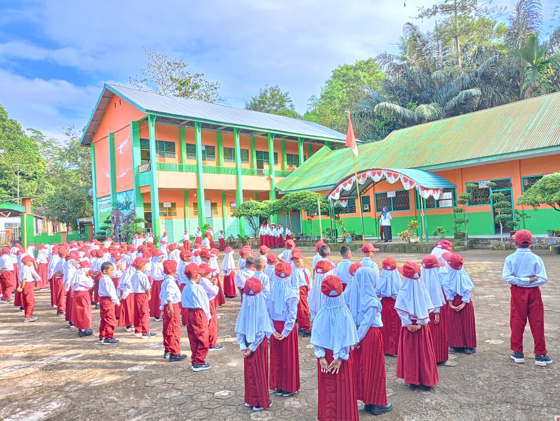 Usai Libur Panjang, Peserta Didik MIN 4 Sinjai Antusias Kembali Ke Madrasah Mengikuti Pembelajaran