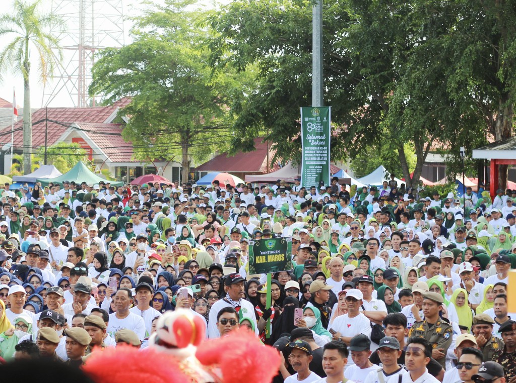 Defile Maros saat HAB ke-80 Kemenag di Lapangan Merdeka, Kabupaten Bone. (Foto: Ihsan)