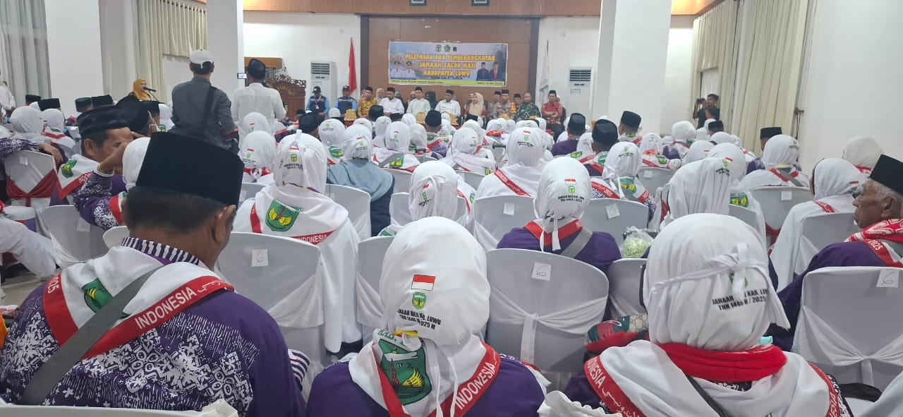 Bupati Luwu, H. Patahuddin Resmi Lepas Jemaah Haji