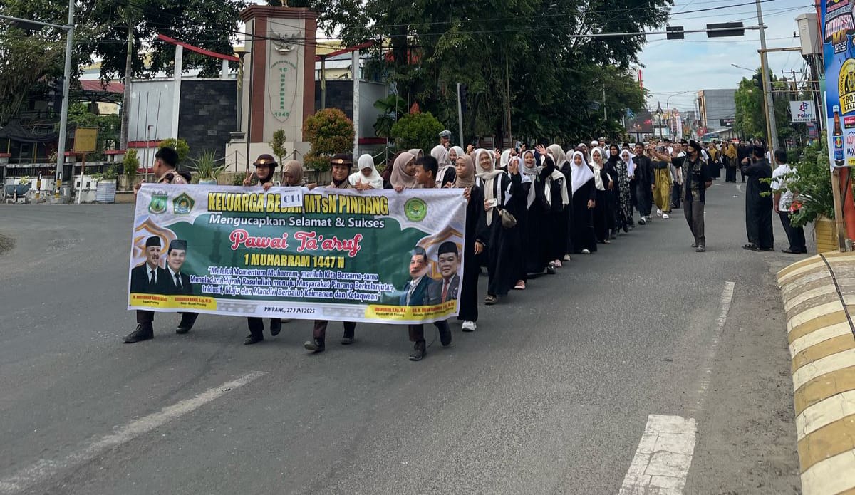 MTsN Pinrang ikut Ramaikan Pawai Ta'aruf 1 Muharram 1447 H Tingkat Kabupaten Pinrang
