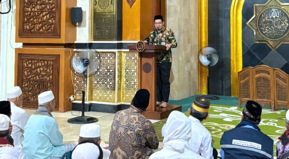 H.Jufri saat memberikan sambutan penjemputan  JH Palopo 06 /07/2025