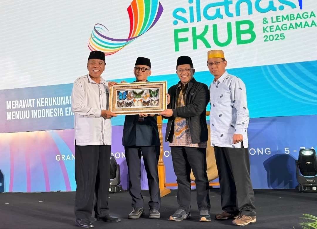 Cinderamata Kupu-Kupu untuk Kepala PKUB Kemenag RI, Nasiruddin Rasyid :  Simbol Harmoni dalam Keberagaman