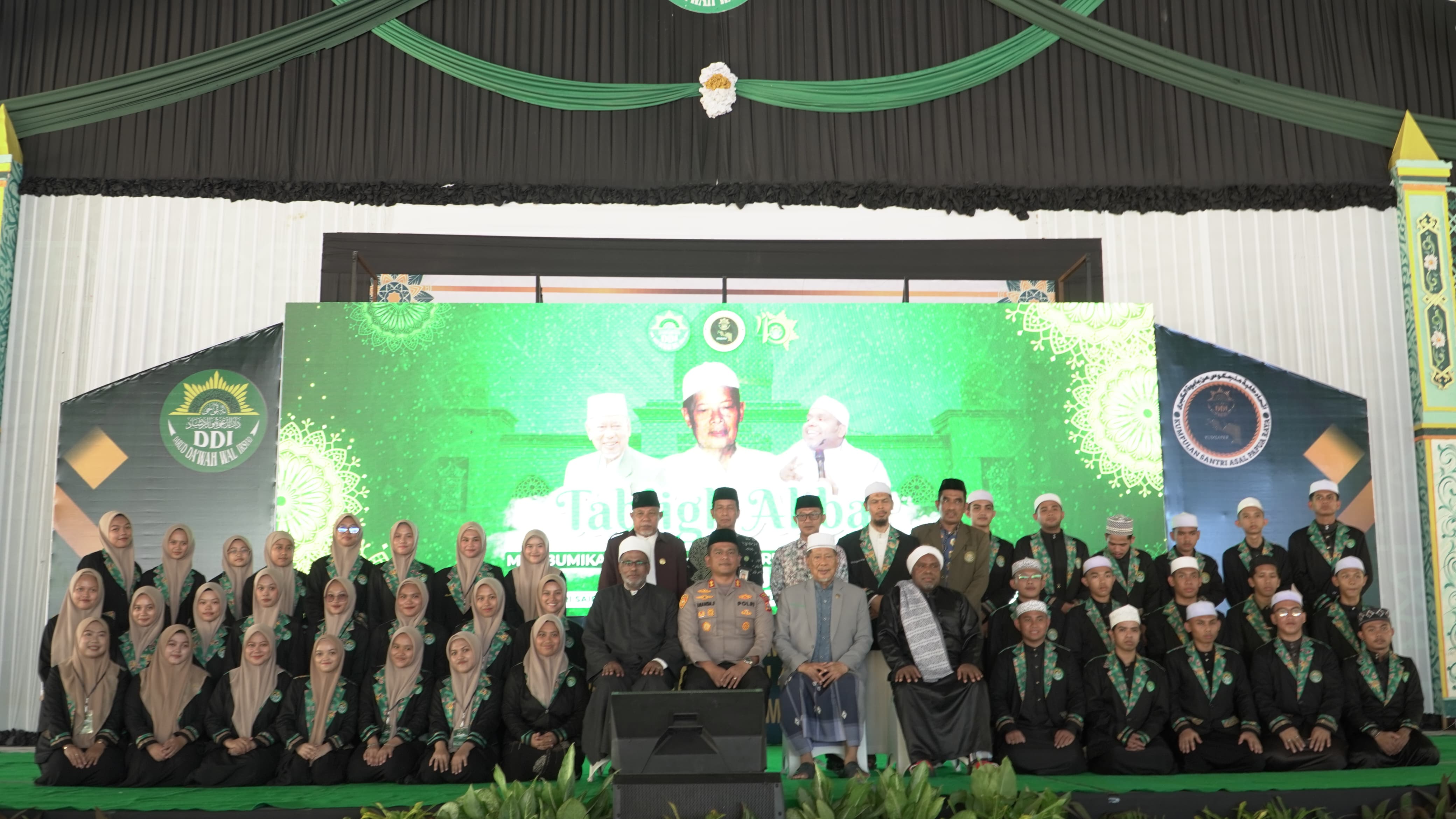 Tabligh Akbar Kumsapar: Membumikan Dakwah Anregurutta di Tanah Papua, Sekaligus Peringati Haul AG. H. Muh. Amberi Said dan Tasyakuran 40 Tahun Kepemimpinan AG. H. Prof. Dr. Muh. Faried Wadjedy, LC., MA.