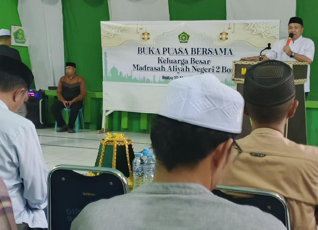 Dalam ceramah singkatnya, H. Abdul Rafik tekankan pentingnya silaturahim dan saling memaafkan.