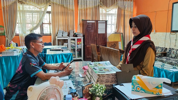Luncurkan Buku "Hajj Journey On Mekkah And Madinah"  Siswi Berbakat MTsN 1 Sidrap sebagai Editor.