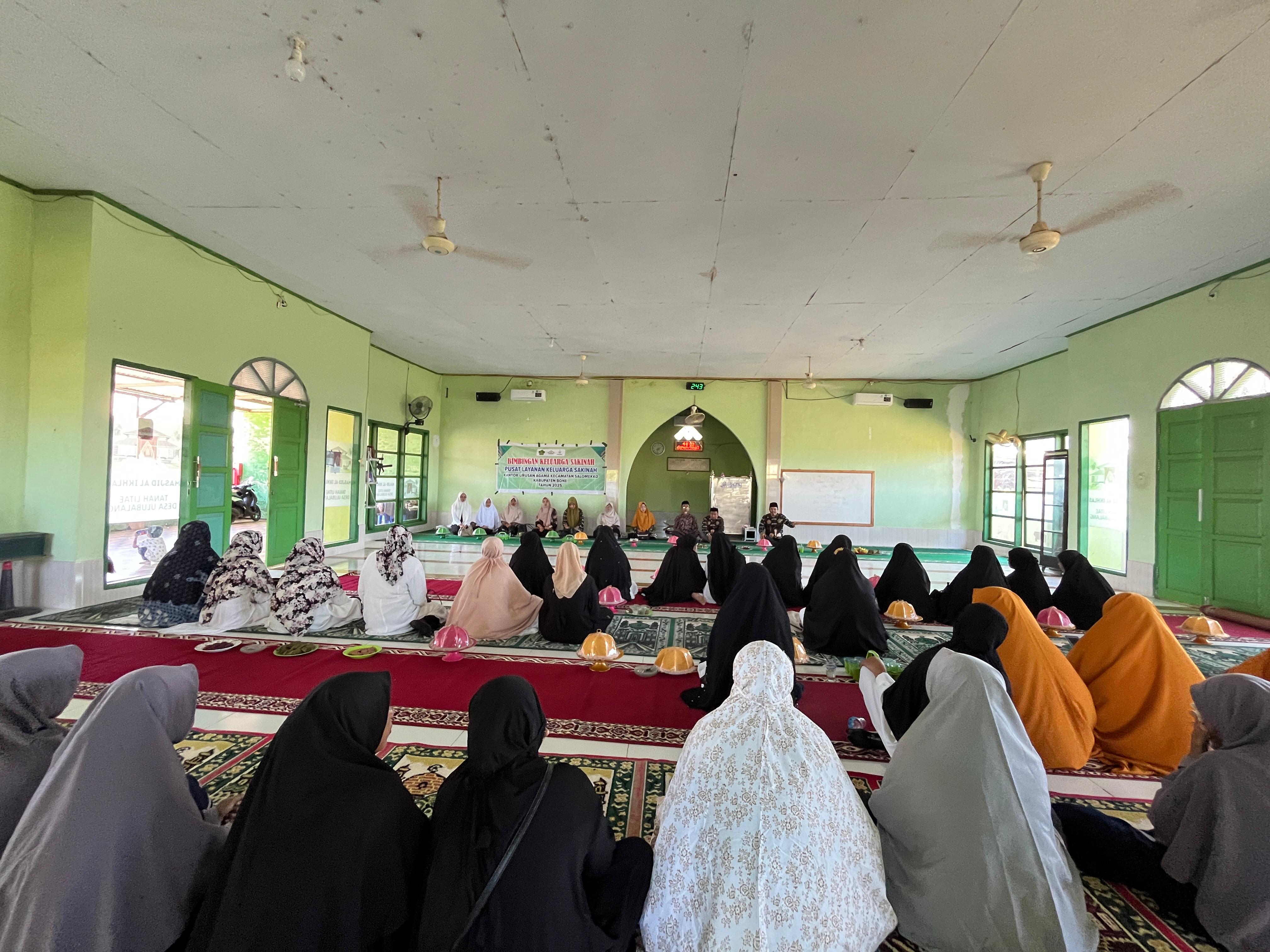 KUA Salomekko Gelar Bimbingan Keluarga Sakinah di Masjid Al Ikhlas Ulubalang