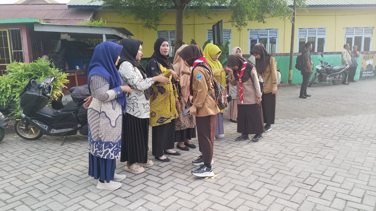 Senyum, Salam, Sapa: Cara MAN Sidenreng Rappang Bangun Karakter Islami