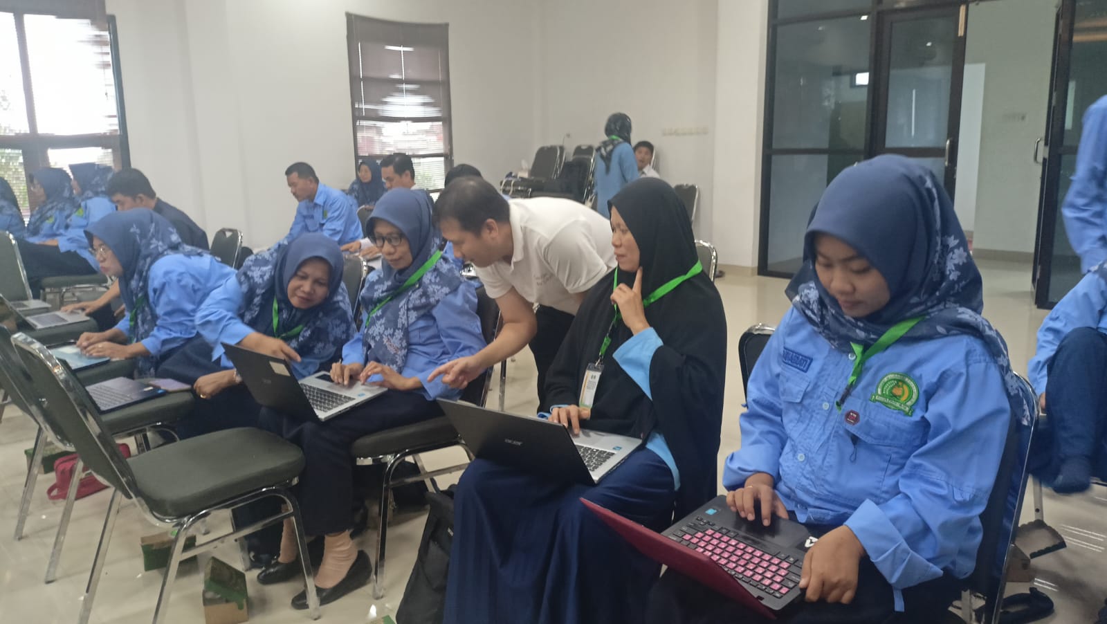 Guru MTs se-Kota Parepare Dalami Digitalisasi Pembelajaran Lewat Gemini AI