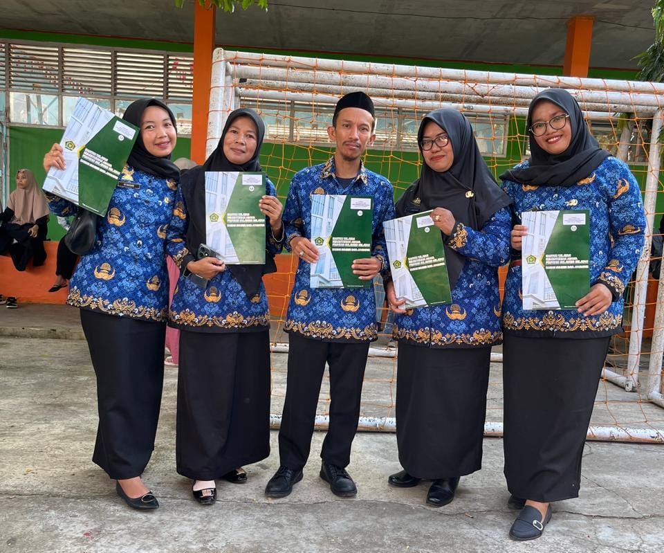 5 Penyuluh PPPK sesaat menerima SK
