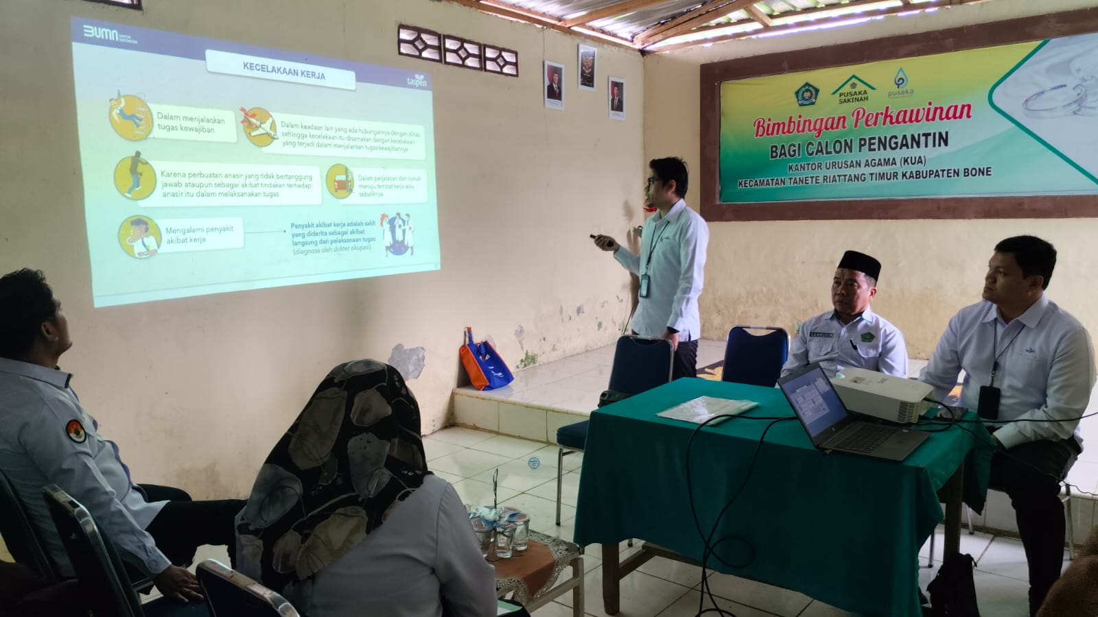Suasana sosialisasi Taspen di aula KUA