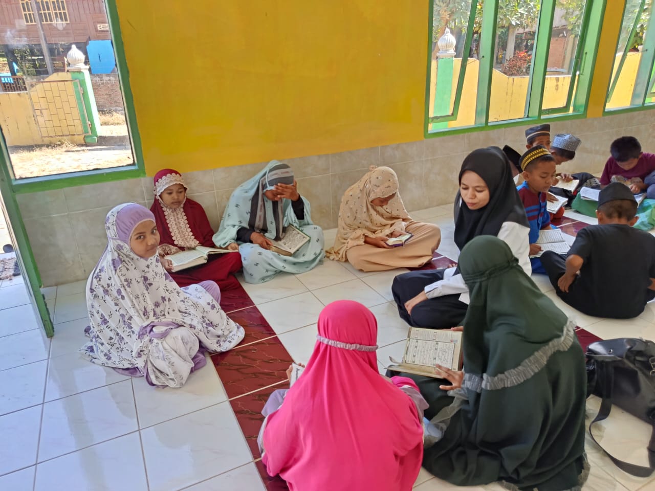 PAI KUA Batulappa Bina Anak-anak Kampung Libukang Lewat Kegiatan Baca Tulis Al-Qur’an