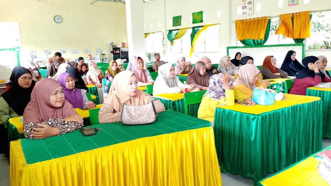Pertemuan orang tua murid kelas VI A dan kelas VI B