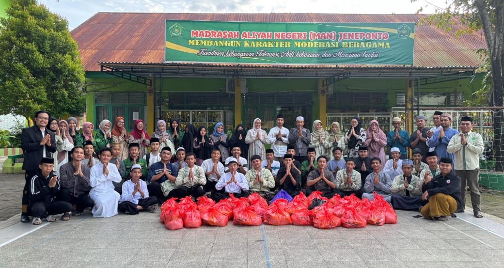 Foto Bersama Jelang Pendistribusian Bantuan