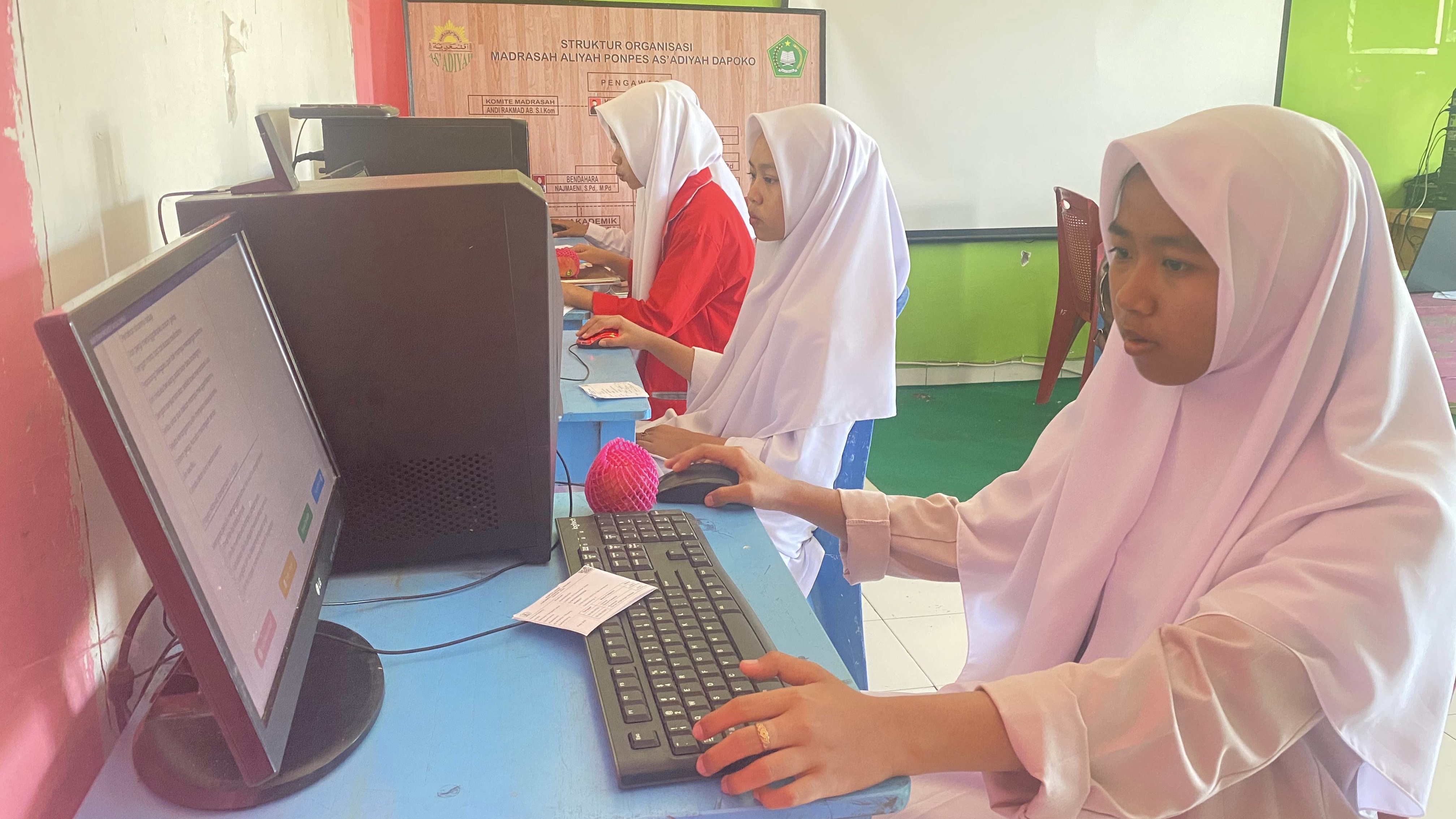Madrasah Aliyah Ponpes As’adiyah Dapoko Laksanakan ANBK Tahun 2025 Pada Senin, 4 Agustus 2025 (Foto: Humas As’adiyah Dapoko)