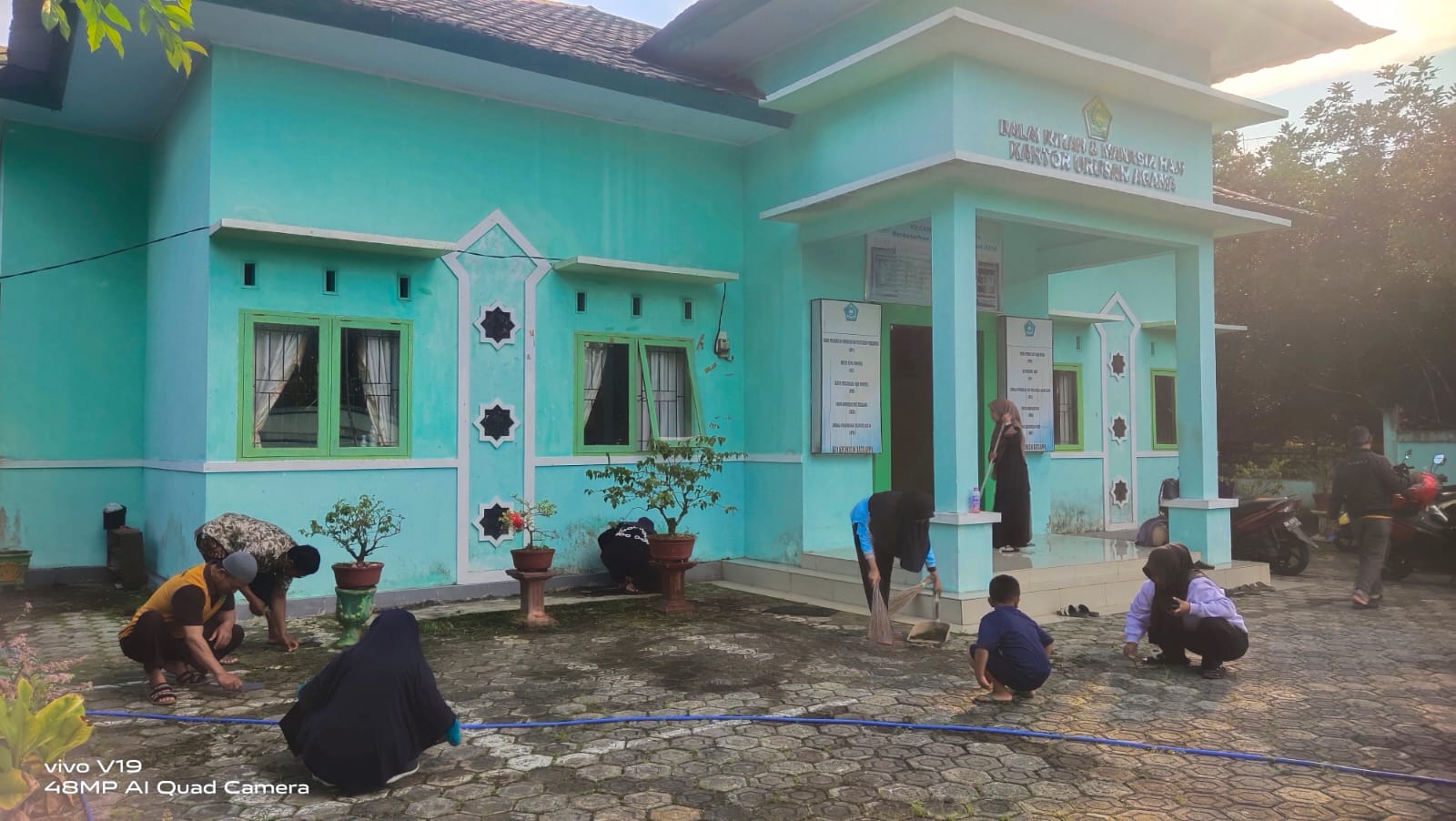 KUA Batulappa Gelar Aksi Jum’at Bersih, Dukung Program Ekoteologi Kemenag