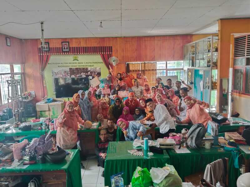 MAN 1 Plus Keterampilan Parepare Lepas Soinem Menuju Purnabakti