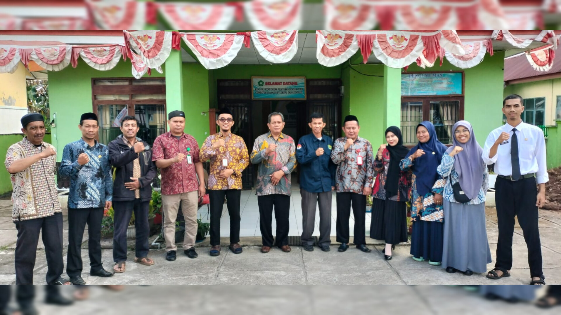 Tim Monev Seksi Bimas Islam Akhiri Monev dan Supervisi Administrasi Nikah, Rujuk, PNBP, dan NR di KUA Uluere pada Kamis, 24 Juli 2025 (Foto: Bimas Islam Kemenag Bantaeng)