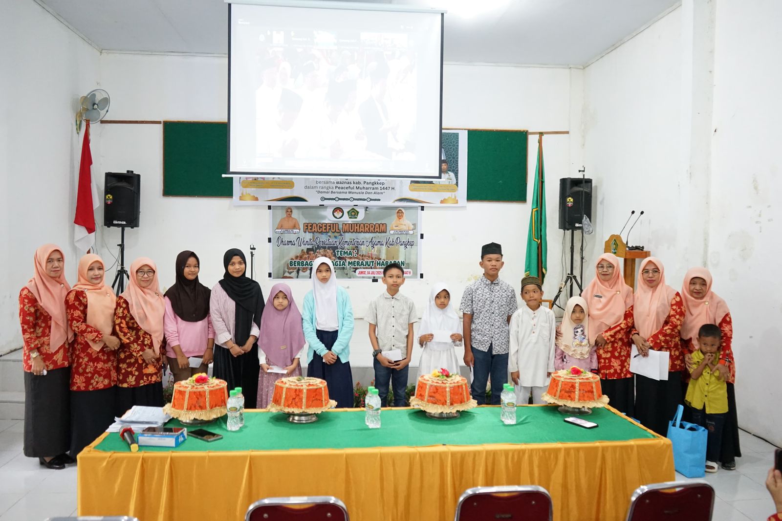 Dharma Wanita Persatuan Kementerian Agama Kab. Pangkep Tebar Santunan di Momen Peaceful Muharram 1447 H