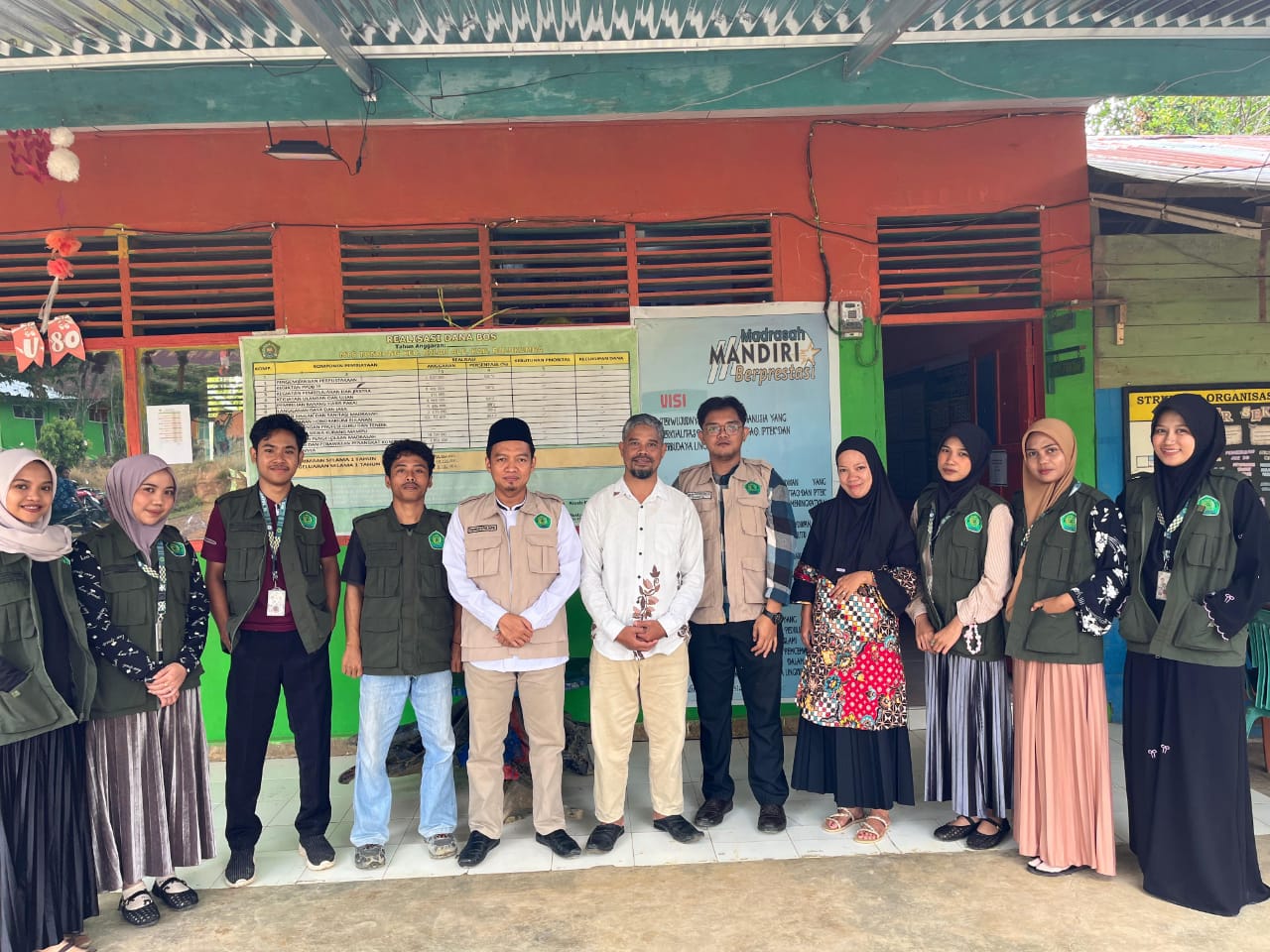 kunjungan akademik dari dosen pembimbing Kuliah Kerja Lapangan dan Pengabdian (KKLP) STAI Al-Gazali Bulukumba ke MTs Tonrong