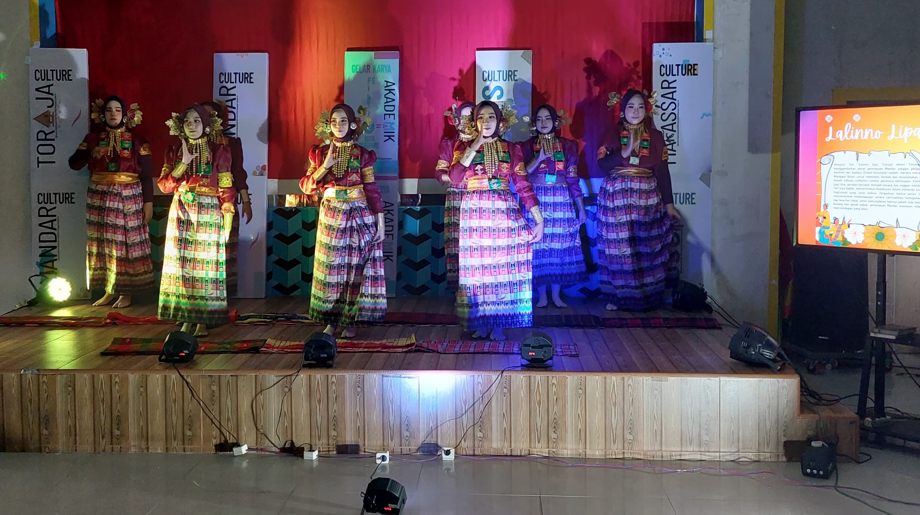 Tarian Etnik Mandar dalam Pensi Akademik MAN 2 Kota Parepare