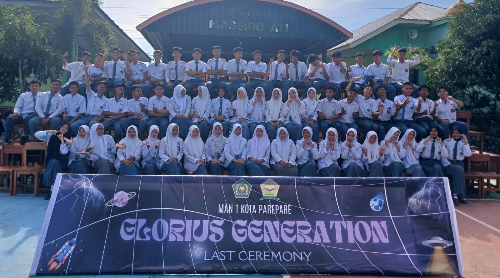 Foto Bersama Siswa kelas XII MAN 1 Kota Parepare