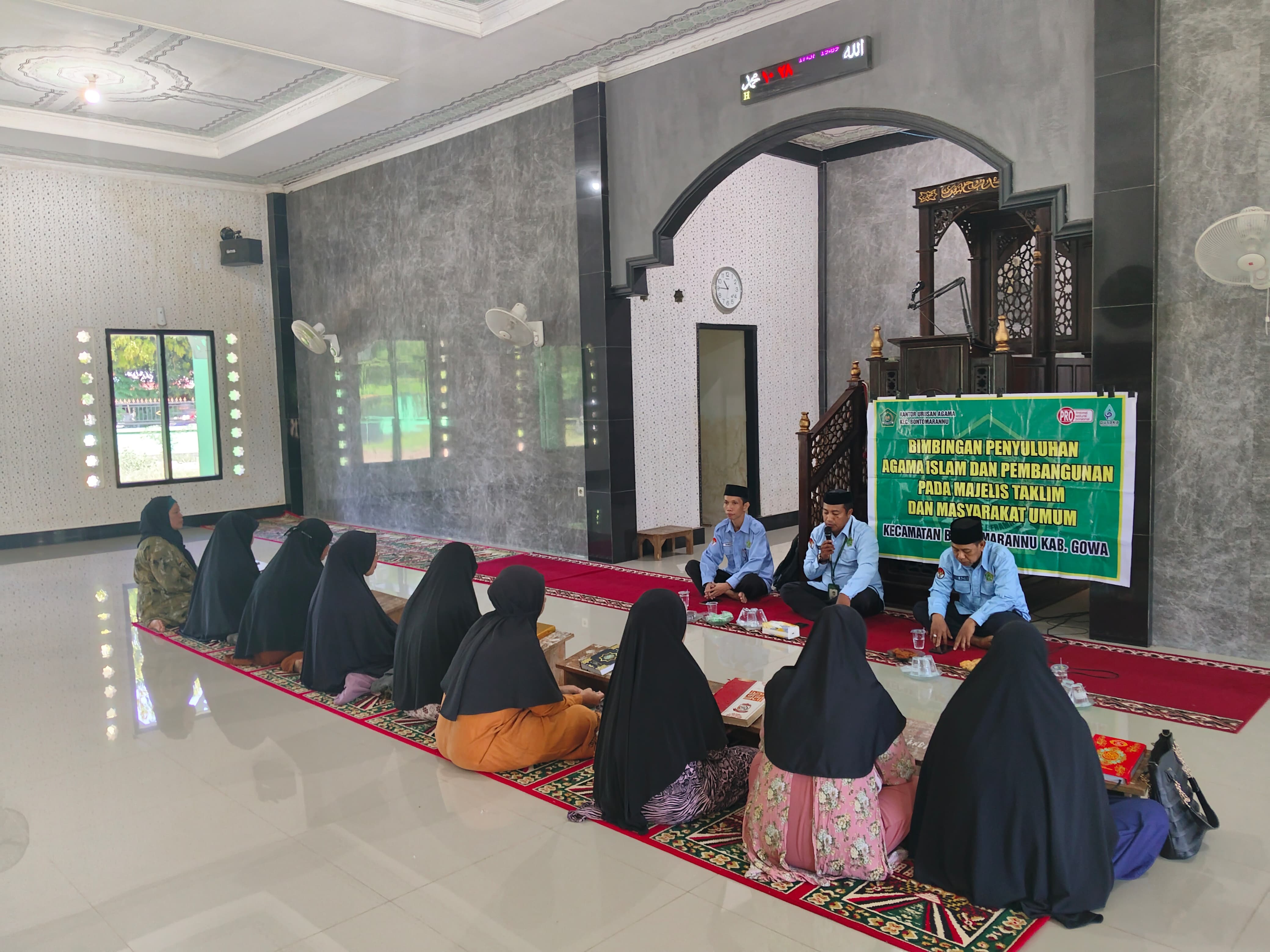 Kepala KUA dan para penyuluh