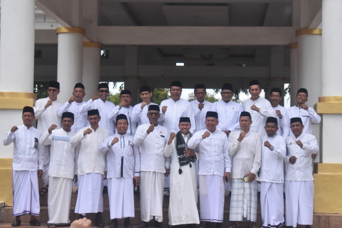 Kepala KUA Dua Boccoe Hadiri Upacara Bersama Ribuan Santri