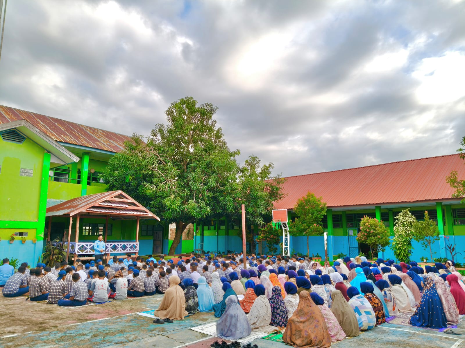 kegiatan rutin  Rabu Ibadah di MTsN 4 Sinjai