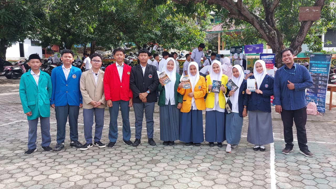 Ruangguru Hadir di MAN 2 Kota Parepare