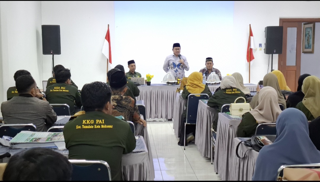 Kakankemenag Kota Makassar H.Muhammad saat meberikan Arahan