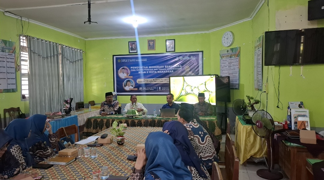 Penguatan Moderasi Beragama Tenaga Pendidik dan Tenaga Kependidikan di MTsN 2 Kota Makassar, Kamis (14/8/2025).