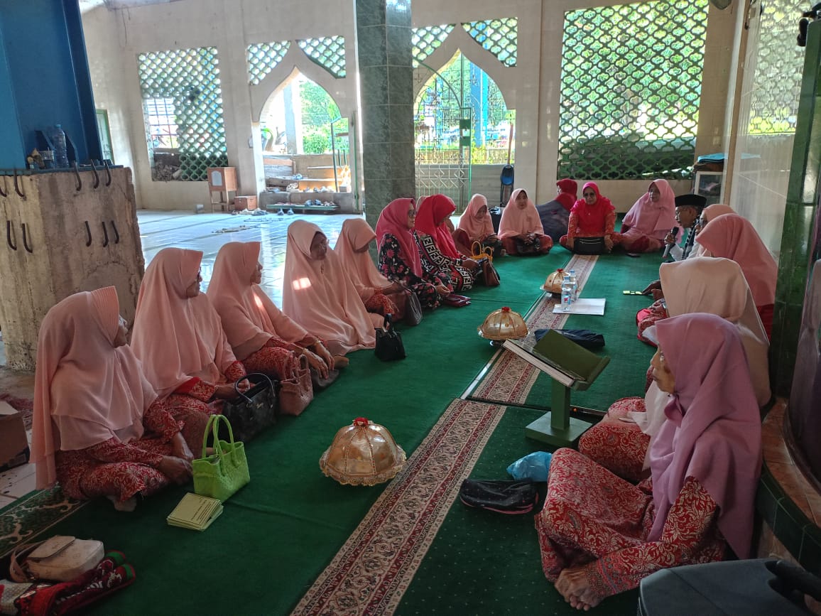 Suasana bimbingan di MT Halimatussaddiyah