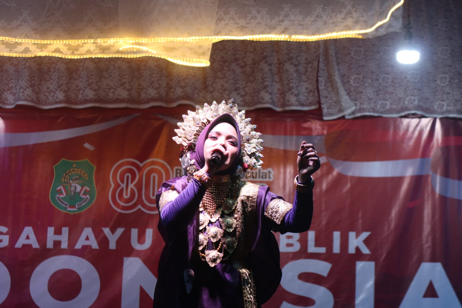 Aulia Anugrah Kelas IX MTsN 1 Sidrap Buat Decak Kagum Bupati Sidrap di Malam Penutupan HUT RI ke-80