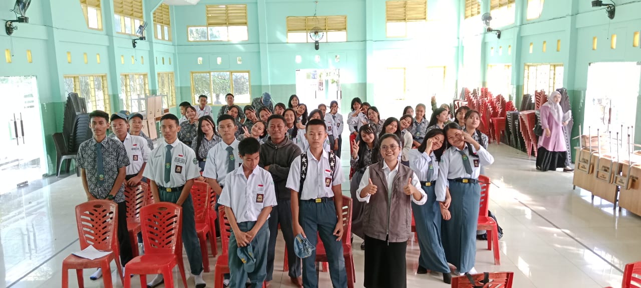 Bimbingan Remaja Usia Sekolah di SMKN 2 Pinrang: Tanamkan Nilai-Nilai Kristiani Sejak Dini