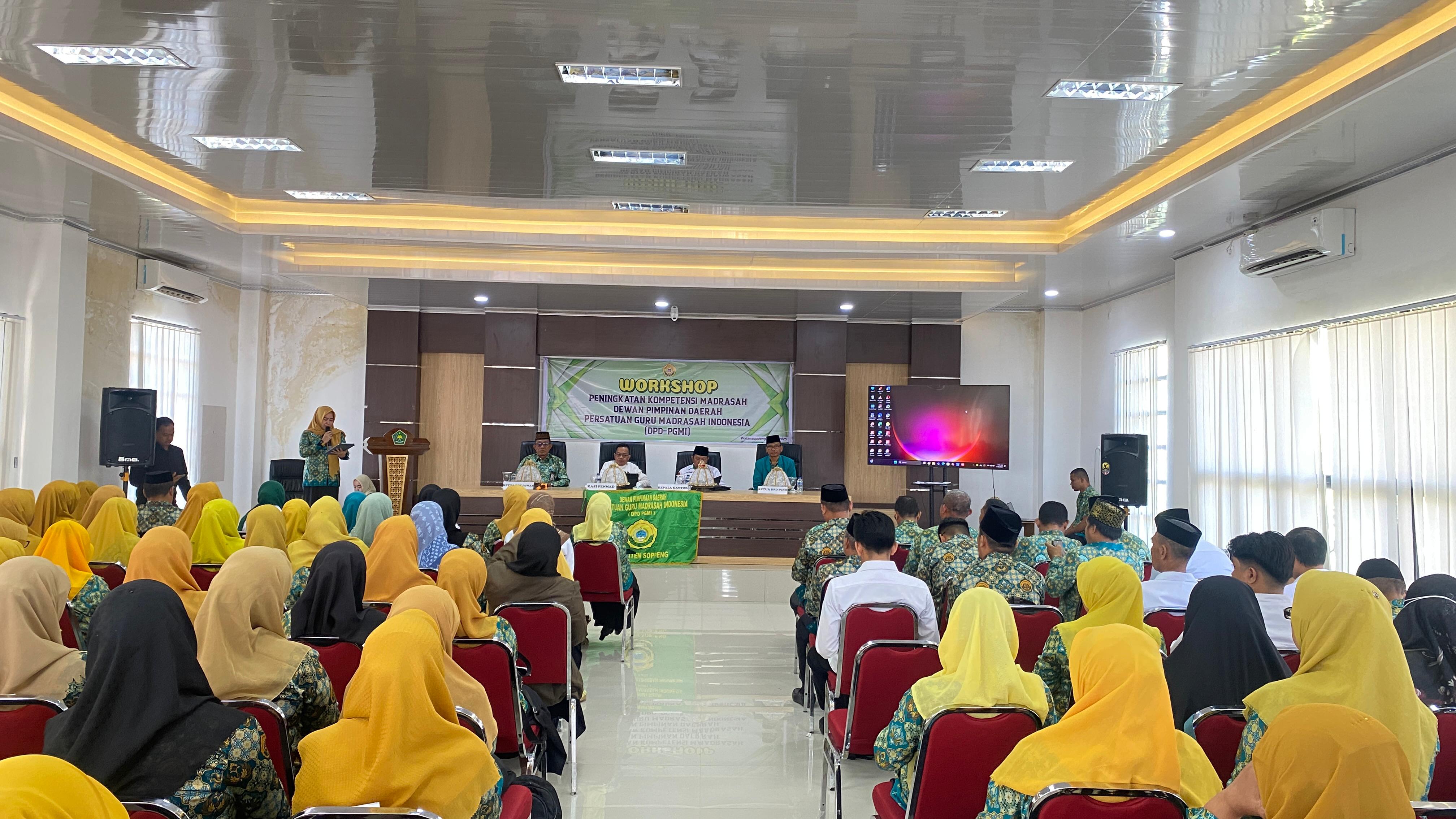 "PGMI Soppeng Gelar Workshop Peningkatan Kompetensi, Wujud Nyata Komitmen Majukan Madrasah di Aula PLHUT Soppeng"