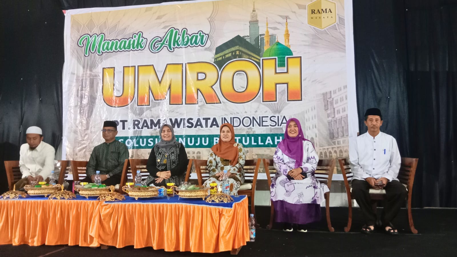 Kakankemenag Sinjai Hadiri Manasik dan Pelepasan Jemaah Umroh PT. Rama Wisata Indonesia