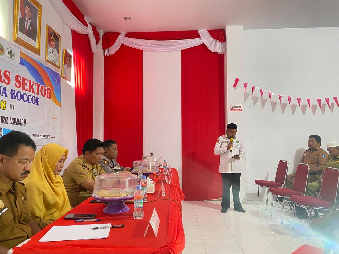 Kepala KUA Dua Boccoe Lantunkan Doa dalam Lokakarya Mini Lintas Sektoral Triwulan III