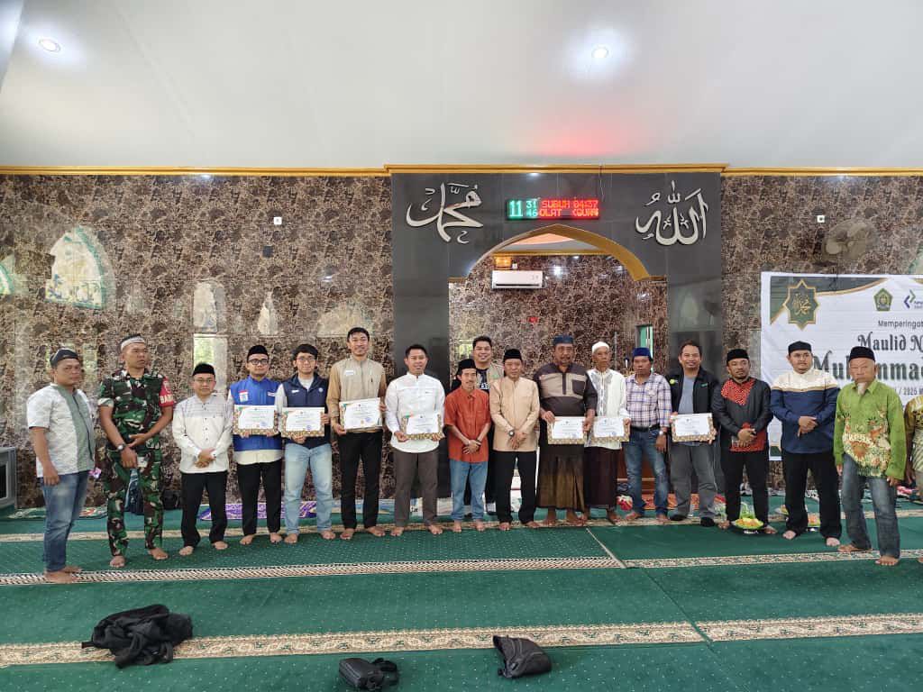Penghargaan untuk LAZ Warnai Maulid di Kampung Zakat Lakkang