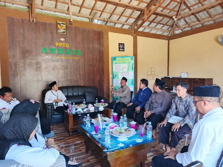 Suasana pertemuan di PPTQ An Nail