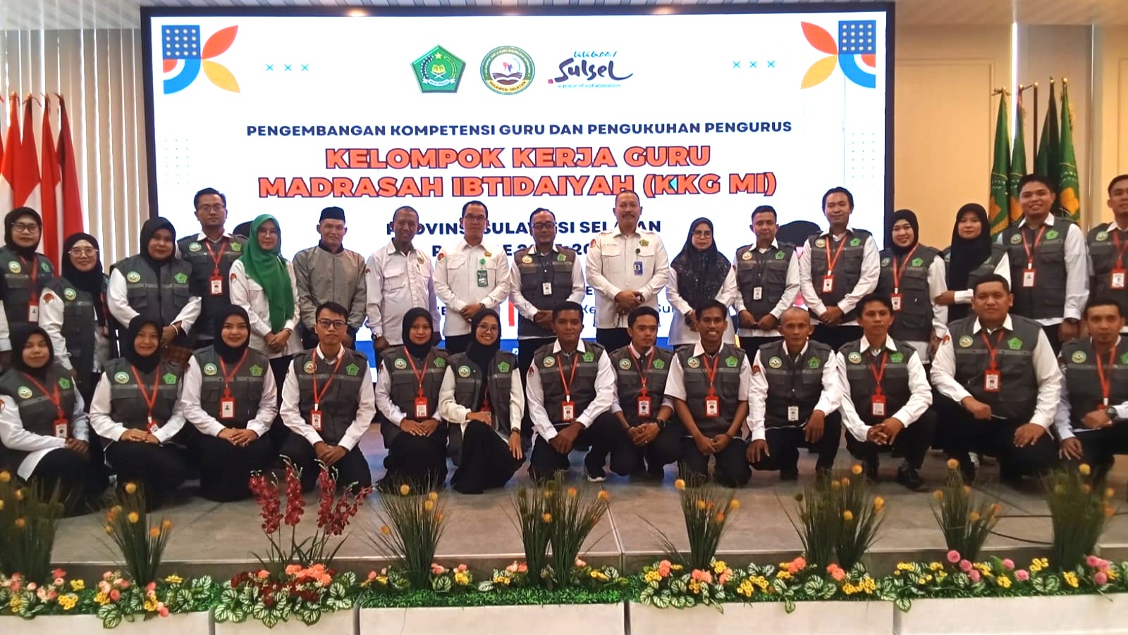 34 Guru MI Perwakilan 24 Kabupaten/ota, resmi dikukuhkan sebagai pengurus KKG MI Provinsi Sulawesi Selatan Periode 2025-2029