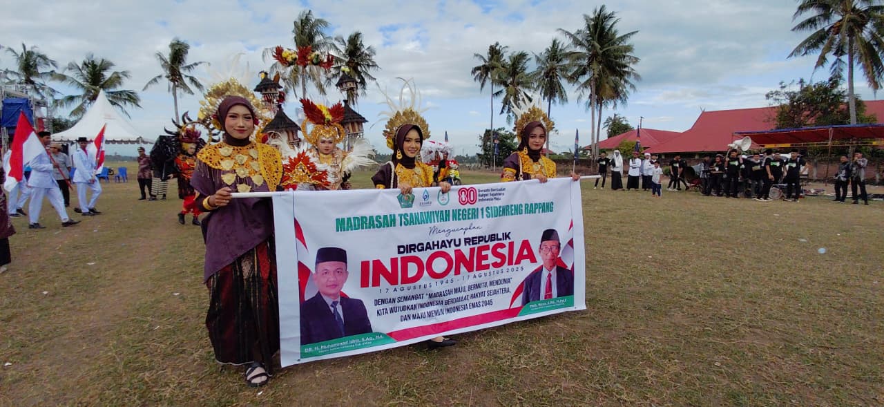 Tim Karnaval MTsN 1 Sidrap Unjuk Gigi dengan 625 Siswa-Siswi Berbakat.