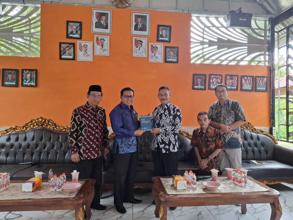 Kakankemenag Maros H. Muhammad bersama tim Biro Hukum dan Kerja Sama Luar Negeri Kemenag RI.