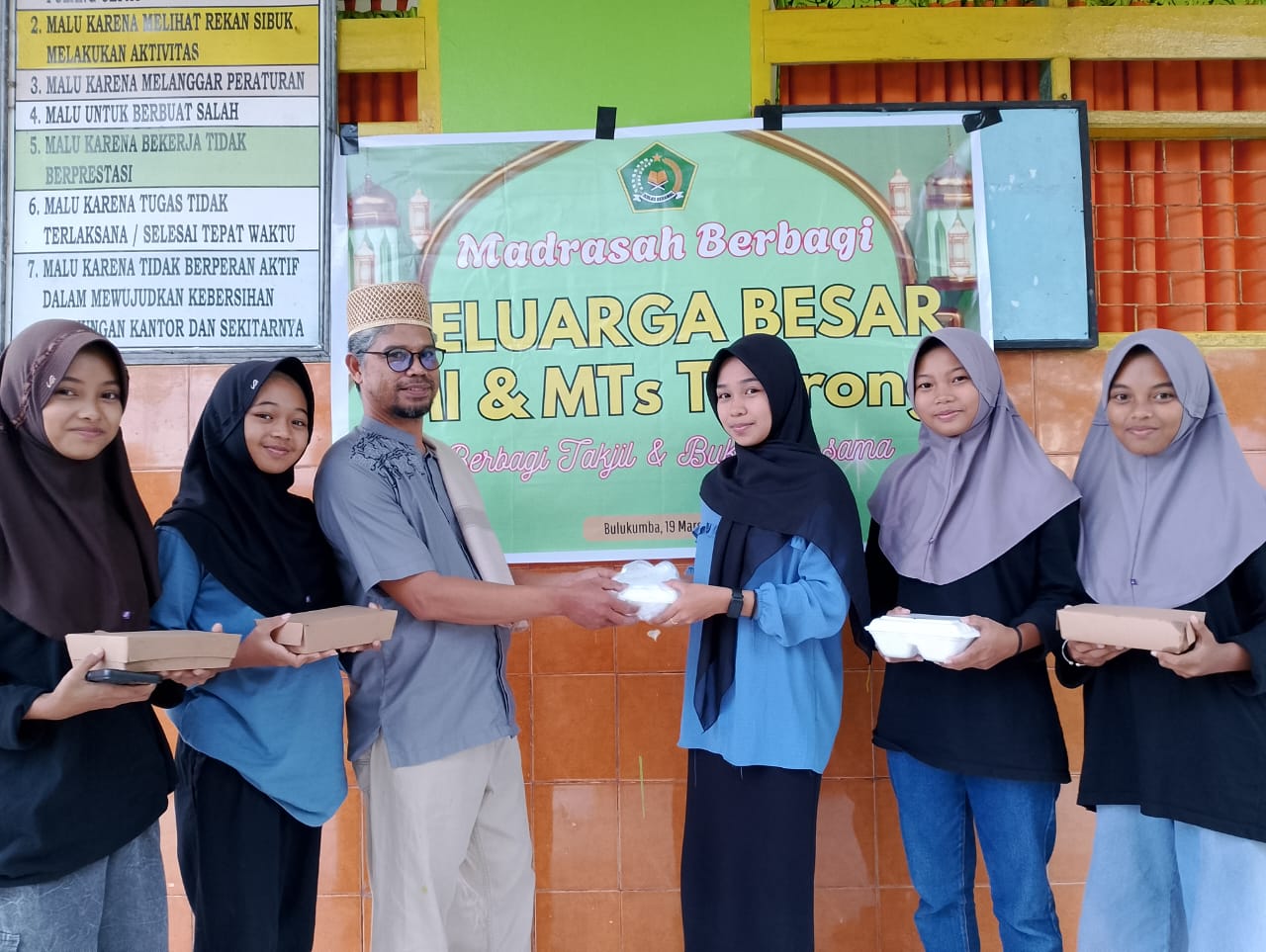 Program Madrasah Berbagi di Yayasan Pendidikan Masyarakat Tonrong