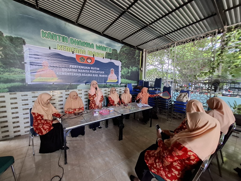 Pertemuan perdana DWP Kemenag Maros.