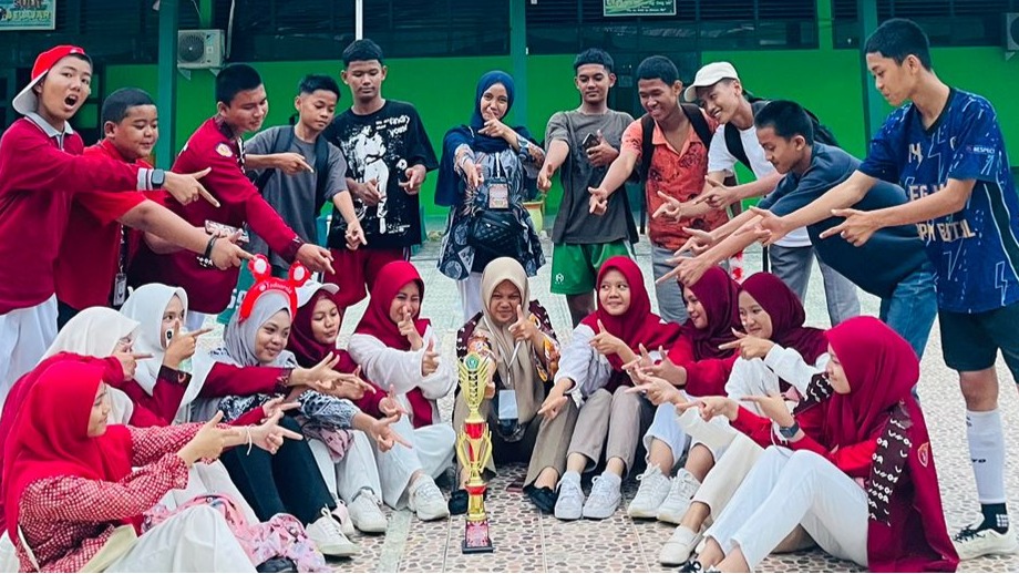 PIK- R Arung Palakka MTsN 1 Bone Raih Juara Umum di Semarak 17 Agustus