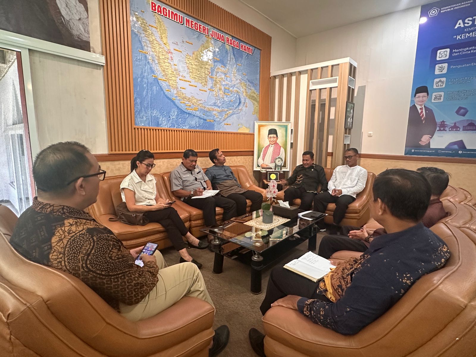 Kakankemenag Kota Makassar H.Muhammad pimpinan Rapat Koordinasi Pembentukan Kelurahan Sadar Kerukunan Asta Protas (Layanan Keagamaan Berdampak)