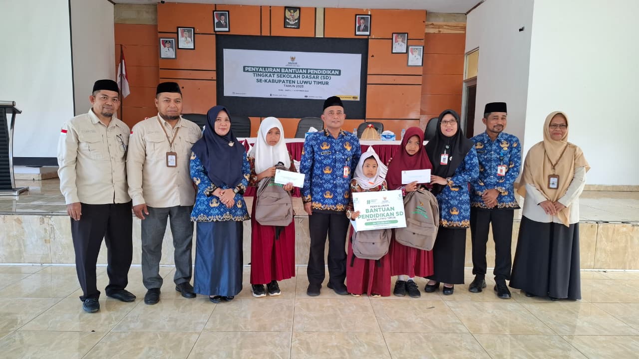 Penyaluran Bantuan Pendidikan oleh Baznas Lutim