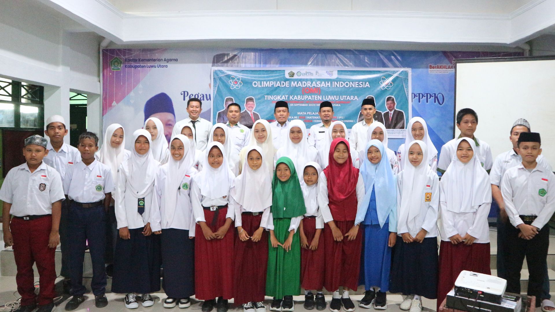 Pembukaan Olimpiade Madrasah Indonesia (OMI) Tingkat Kabupaten Luwu Utara