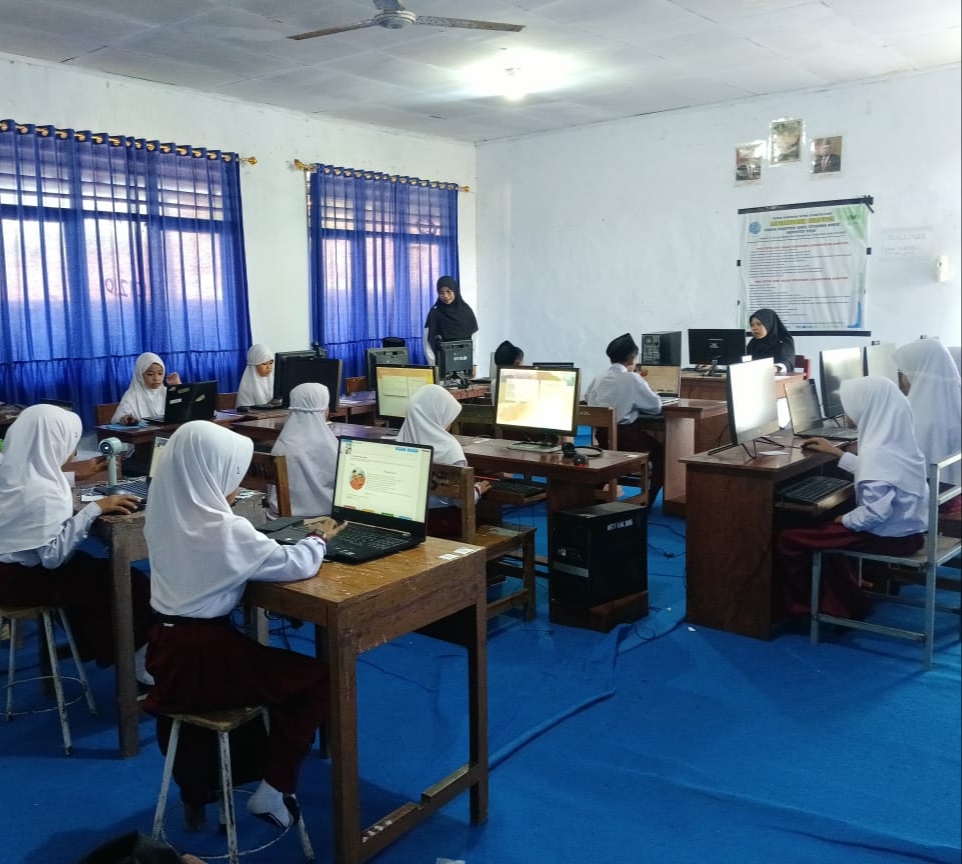 Peserta Didik MI Darul Istiqamah Bongki Antusias Ikuti ANBK 2025